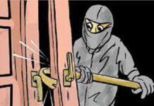 मकान का ताला तोड़कर 40000 चोरी