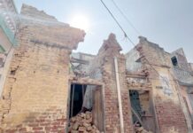 गांव मुआना में गिरा विधवा महिला का मकान