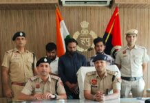 फर्जी कॉल सेंटर का भंडाफोड़, दिल्ली से 2 युवतियों समेत 5 गिरफ्तार