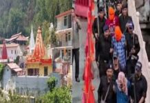 भक्तों से भरे इलाके में गोलियों की आवाज से अफरा-तफरी,