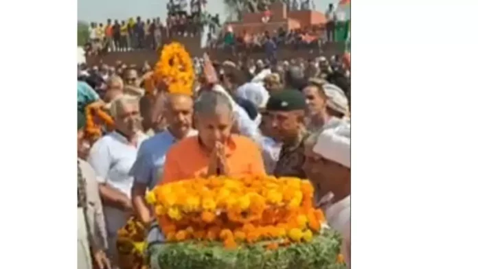 शौर्य की मिट्टी में लिपटा