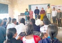 कॉलेज में वित्तीय साक्षरता एवं करियर पर हुआ सेमिनार financial literacy - कार्यक्रम में मौजूद अतिथि व कॉलेज स्टाफ।