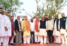 भारत की अखंडता को मजबूत करने में लौह पुरुष का अहम योगदान: मोहनलाल बड़ोली Sardar Patel anniversary - कार्यक्रम में मौजूद प्रदेश अध्यक्ष मोहनलाल बडौली व अन्य।