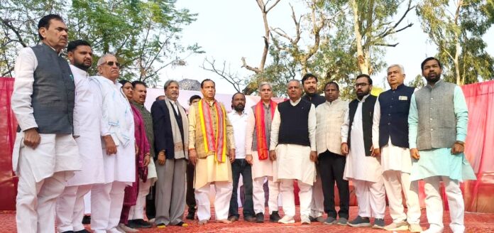 Sardar Patel anniversary - कार्यक्रम में मौजूद प्रदेश अध्यक्ष मोहनलाल बडौली व अन्य।