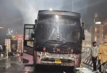 अमृतसर जा रही टूरिस्ट बस में भीषण आग, 30 यात्रियों की जान बाल-बाल बची Mohali bus fire
