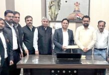 अकबर खान राणा बने बार काऊंसिल के सदस्य अकबर खान राणा का स्वागत करते हुए बार एसोसिएशन के पदाधिकारी।