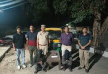 पंचकूला में लुटेरों की अजीब हरकत — पकड़े जाने पर बुजुर्ग से नाक रगड़कर मांगी माफी, VIDEO वायरल Panchkula loot case