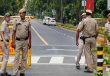 दिल्ली में आज इन रास्तों से बचें — ट्रैफिक पुलिस ने जारी की सख्त एडवाइज़री Delhi Traffic Advisory