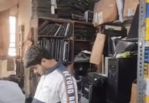 साहसिक चोरी, दुकान से 3 लाख के लैपटॉप और नकदी उड़ा ली Laptop Robbery