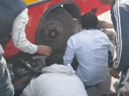 सड़क हादसा: बस की अचानक कट से बाइक सवार दंपती घायल negligence driving
