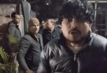 कार इंपाउंडिंग पर हाई वोल्टेज ड्रामा, युवकों ने पुलिस चौकी में पैसे उड़ाए Faridabad Car Impound