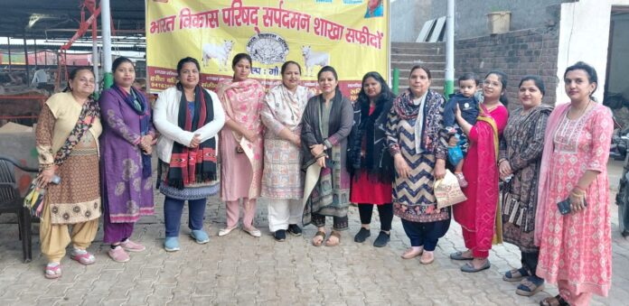 नंदीशाला में पहुंची महिला पदाधिकारी। Bharat Vikas Parishad