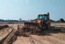 अनधिकृत प्लॉटिंग पर बड़ी कार्रवाई, 8 एकड़ में चल रहा विकास कार्य रोका Palwal DTP action