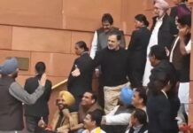 संसद परिसर में तीखी नोकझोंक, बयानबाज़ी ने बढ़ाया सियासी ताप Political Argument