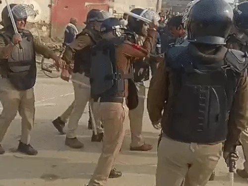 refinery road protest