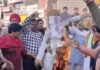 महिला मोर्चा का उग्र प्रदर्शन, विपक्षी नेता के खिलाफ पुतला दहन BJP Mahila Morcha