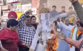 महिला मोर्चा का उग्र प्रदर्शन, विपक्षी नेता के खिलाफ पुतला दहन BJP Mahila Morcha