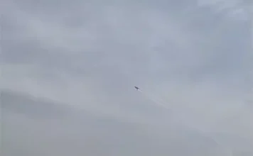 चंडीगढ़ एयर शो का दूसरा दिन: सूर्यकिरण टीम ने आसमान में बनाया ‘डायमंड-Y’, CM मान और खट्टर भी रहे मौजूद Chandigarh air show