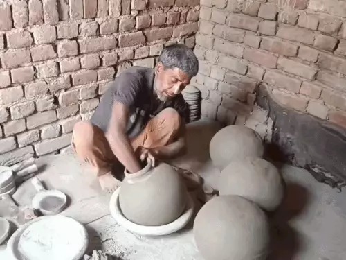 Bhiwani pottery
