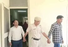 थाने की मुलाकात से शुरू हुआ हनीट्रैप खेल, बुजुर्ग को जाल में फंसाकर लाखों की मांग honey trap case