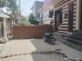 रास्ता बंद कर बनाई गई दीवार, अवैध खुलाव भी सील; कार्रवाई पर मिली-जुली प्रतिक्रिया Faridabad HSVP action