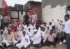 कर्ज विवाद में बढ़ा तनाव, घर सील करने पर किसानों का विरोध तेज Sirsa farmers protest