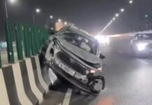 द्वारका एक्सप्रेसवे पर वाहन अनियंत्रित होकर डिवाइडर से टकराया, चालक सुरक्षित निकाला गया Dwarka Expressway