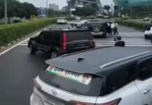 सड़कों पर छात्र संगठन का हंगामा, लग्जरी कारों के साथ बनाया वीडियो Gurugram News