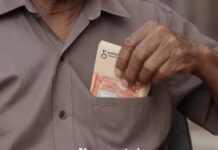 बैंक में चोरी की वारदात, बुजुर्ग के पैसे उड़ाए Rewari bank theft