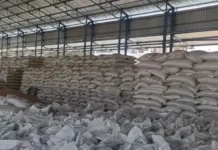 मंडी में अनाज का अंबार, उठान न होने से किसानों की बढ़ी परेशानी Kaithal mandi wheat