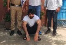 कोर्ट के बाहर हथियार के साथ युवक पकड़ा, जमानत पर छूटने के बाद दिखा रहा था दबदबा Revolver Arrest