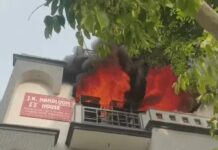 कपड़ा इकाई में भीषण आग, ऊपर से नीचे तक फैली लपटें textile factory blaze