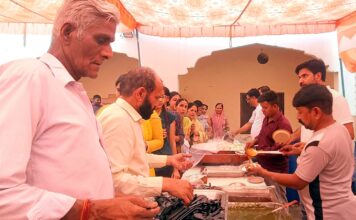 स्वामी ज्ञानानंद महाराज के अवतरण दिवस पर कीर्तन व भंडारा आयोजित Religious Program