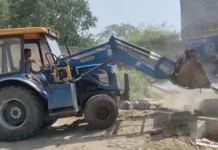 सरकारी जमीन पर चला प्रशासन का बुलडोजर, अवैध निर्माण हटाने से मचा हड़कंप Illegal Encroachment