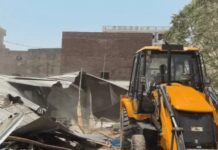 अवैध झुग्गियों पर कार्रवाई, पांच एकड़ क्षेत्र कराया खाली Gurugram Encroachment Drive
