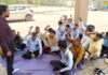 मुवाना सीएचसी में अनुबंधित स्वास्थ्य कर्मचारियों का सांकेतिक धरना Safidon protest