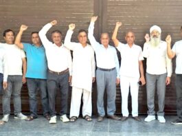 ऑनलाइन दवा बिक्री के विरोध में मेडिकल स्टोर रहे आधा दिन बंद Safidon Chemist Protest