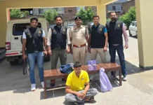 हत्या-लूट का इनामी बदमाश गिरफ्तार, हथियार बरामद Wanted Criminal