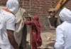 अतिक्रमण हटाने की कार्रवाई से हंगामा, झुग्गियां टूटने पर लोगों का विरोध slum demolition