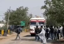 बस स्टैंड पर छात्रों को कुचलने की कोशिश, तेज रफ्तार वाहन से मचा हड़कंप Haryana bus incident