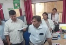 अस्पताल में अचानक पहुंचे स्वास्थ्य अधिकारी, व्यवस्थाओं पर उठाए सवाल Rewari Hospital