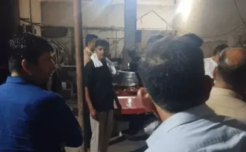 प्रदूषण पर सख्ती, जांच टीम की कार्रवाई में फैक्ट्रियों में मिली अनियमितताएं Rewari Factory Raid