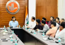 फ्री शराब बांटने पर सख्ती, वायरल रील के बाद DC ने दिए लाइसेंस रद्द करने के संकेत Free Liquor