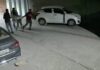 सड़क किनारे बैठे युवक पर बदमाशों का हमला, CCTV में कैद हुई वारदात Yamunanagar News