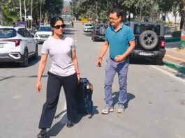 कोच के निधन की खबर से टूटीं मनु, मुकाबले के बीच भावुक होकर रोकना पड़ा खेल