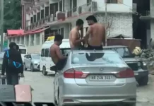 कसोल में हरियाणा के पर्यटकों की हरकतों का VIDEO वायरल, चलती गाड़ी में किया खतरनाक स्टंट Kasol Viral Video