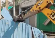 अवैध कब्जों पर प्रशासन की बड़ी कार्रवाई: सड़कों और नालों से हटाया अतिक्रमण, कई जगह विरोध Encroachment Drive