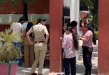 NEET री-एग्जाम में अभ्यर्थियों को कड़े नियमों का सामना, परीक्षा केंद्रों पर सख्त जांच NEET Re-Exam,