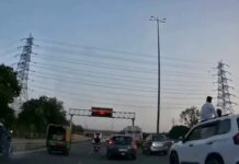 सोशल मीडिया पर मशहूर होने की चाह में हाईवे पर खतरनाक करतब, VIDEO वायरल Gurugram News