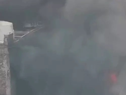 औद्योगिक क्षेत्र में भड़की भीषण आग, धुएं के गुबार से मचा हड़कंप Faridabad Fire,